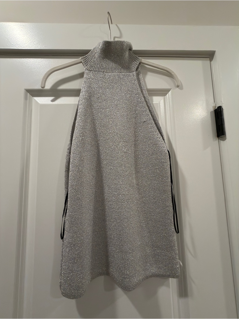 H&M Silver Metallic Ribbed Halter Top